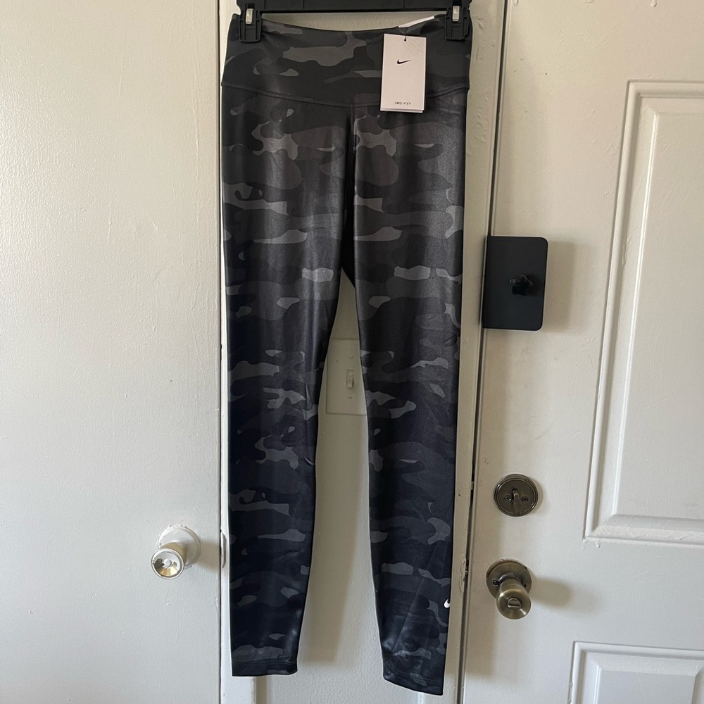 Nike One Athletic Workout Leggings